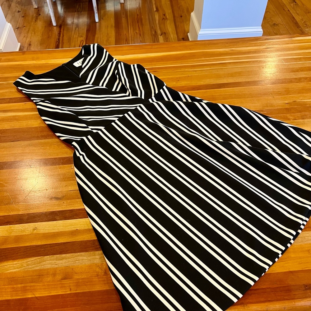 Flirty ELLE brand dress - Size 2